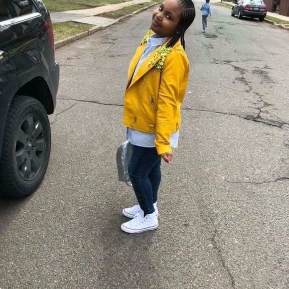 Meet your Posher, Dee-dee - Picture 1 of 1